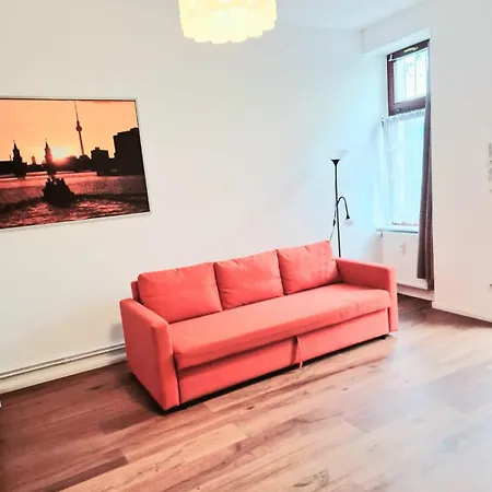 Apartment City Studio For 4, Near Sonnenallee *