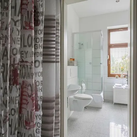 City Studio For 4, Near Sonnenallee Berlino