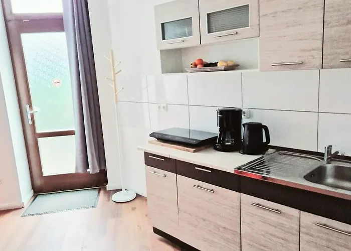 City Studio For 4, Near Sonnenallee Apartment *