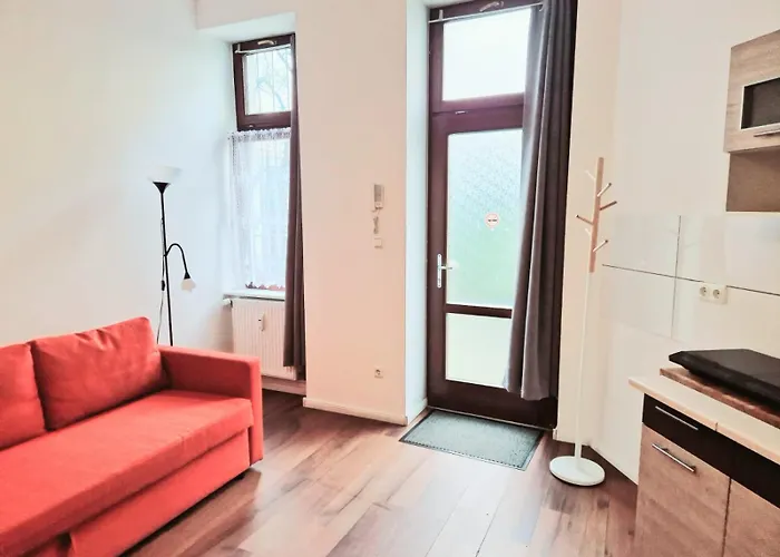 City Studio For 4, Near Sonnenallee Apartment Berlin