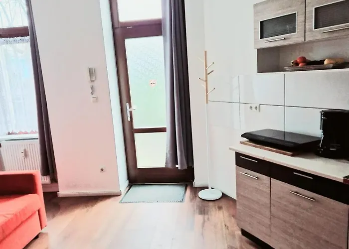 City Studio For 4, Near Sonnenallee Apartment Berlin