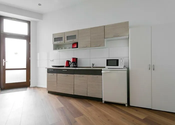 City Studio For 4, Near Sonnenallee Apartment