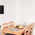 City Studio For 4, Near Sonnenallee ベルリン