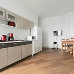 City Studio For 4, Near Sonnenallee アパート ベルリン