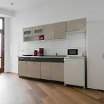 City Studio For 4, Near Sonnenallee Apartment