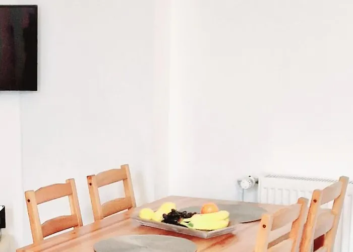 City Studio For 4, Near Sonnenallee Berlín